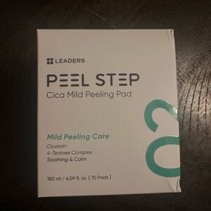 Peel Step Cica Mild Peeling Pad - White and Green